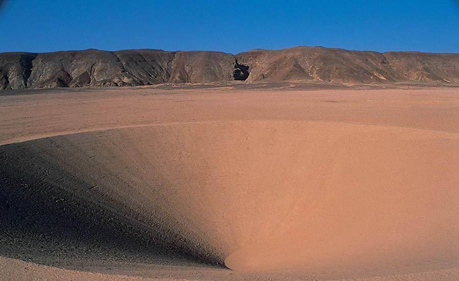 如果挖空撒哈拉的沙子，还能剩下什么？这里一直都是沙漠吗？