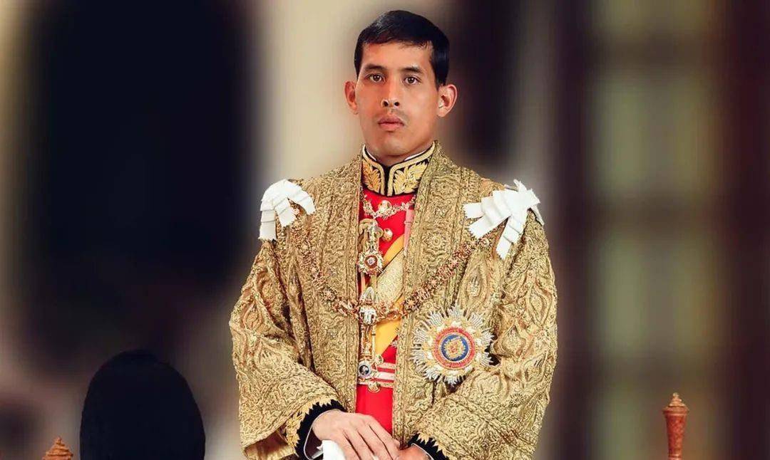 68岁泰王会找茬,探望诗丽吉定下清场"四大铁律",派