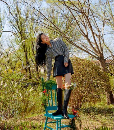 清新甜美的章若楠,日常的穿搭指南,你还没有get到吗?