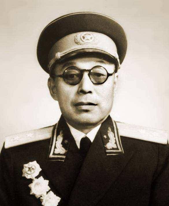 35军解放南京,并非全是吴化文旧部,老八路在总统府升