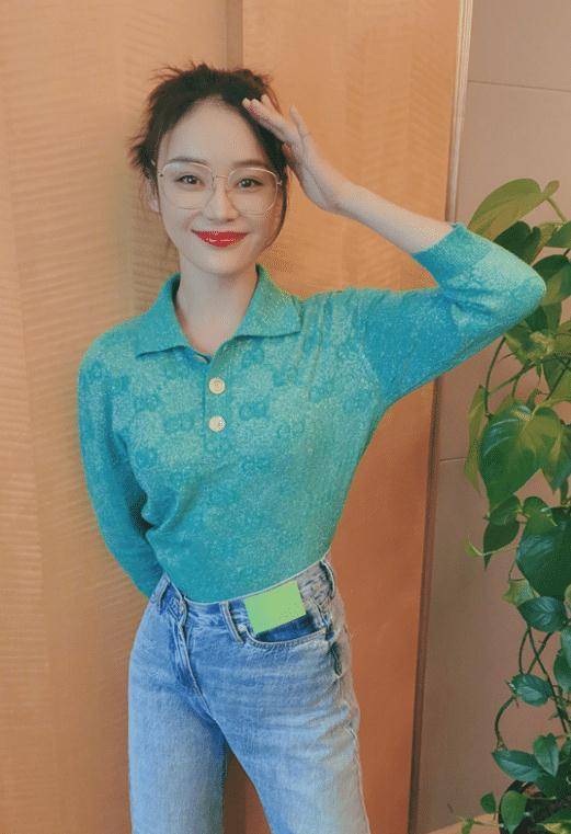 袁姗姗身为校花,身材颜值并存,教你怎么把常规服装穿出范_短发_个性