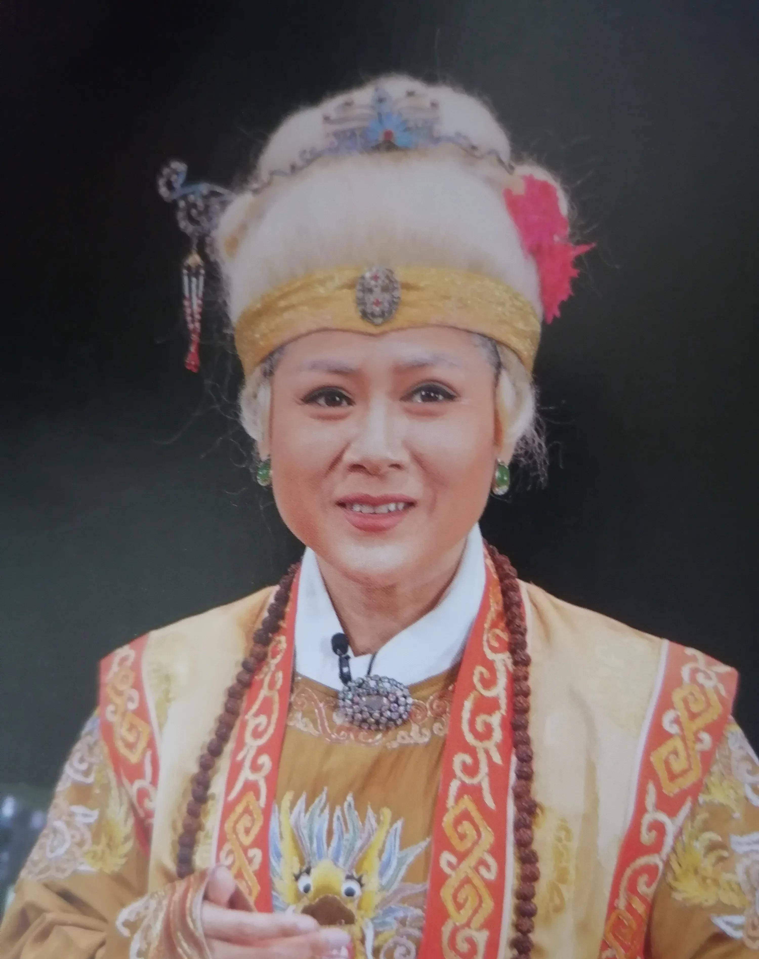 王霞:从"演员到厨娘"的华丽转身_黄梅_表演_田汉