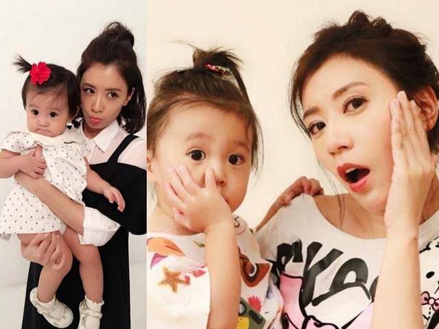 贾静雯晒两个女儿模仿自己时尚摆拍,波妞变卷发,画风却像女汉子_妈妈