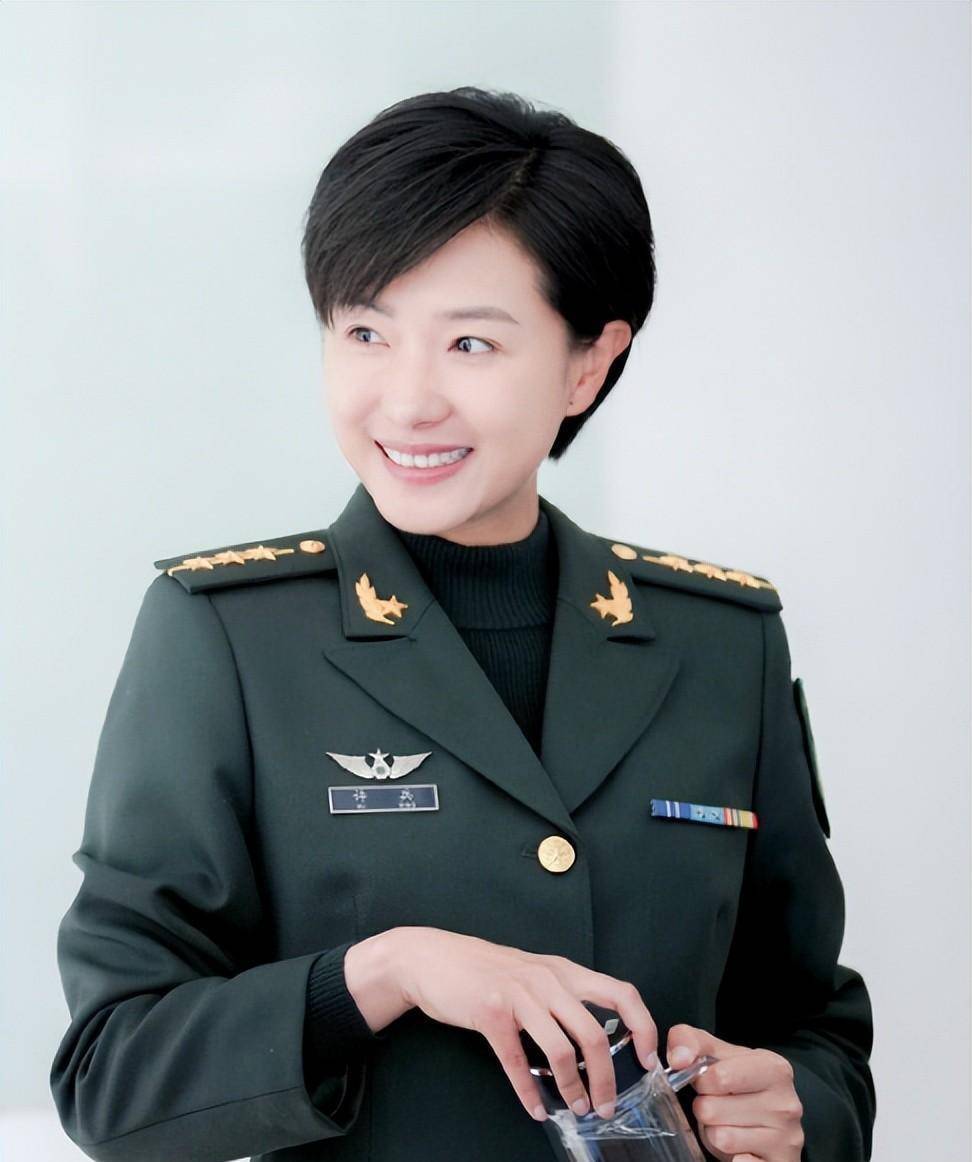 这6位女演员告诉你什么是英雄真兵_女兵_军人_形象