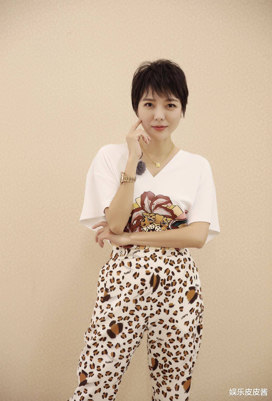 从此杨乐乐的以后的生活就是:儿子,自己,汪涵.