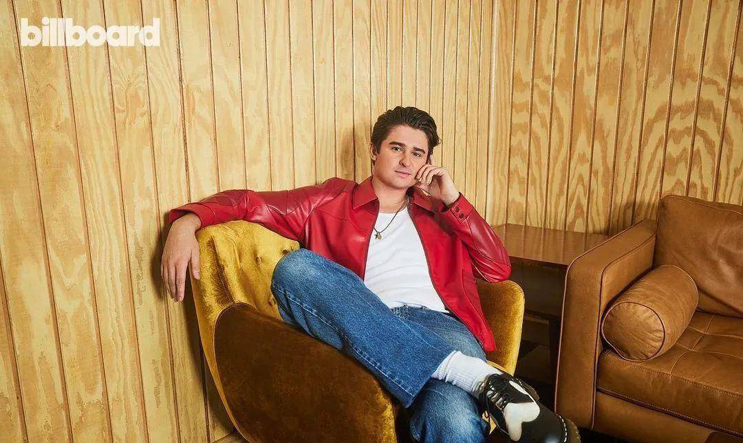 新人歌手nickyyoure很会组团_sunroof_歌曲_版本