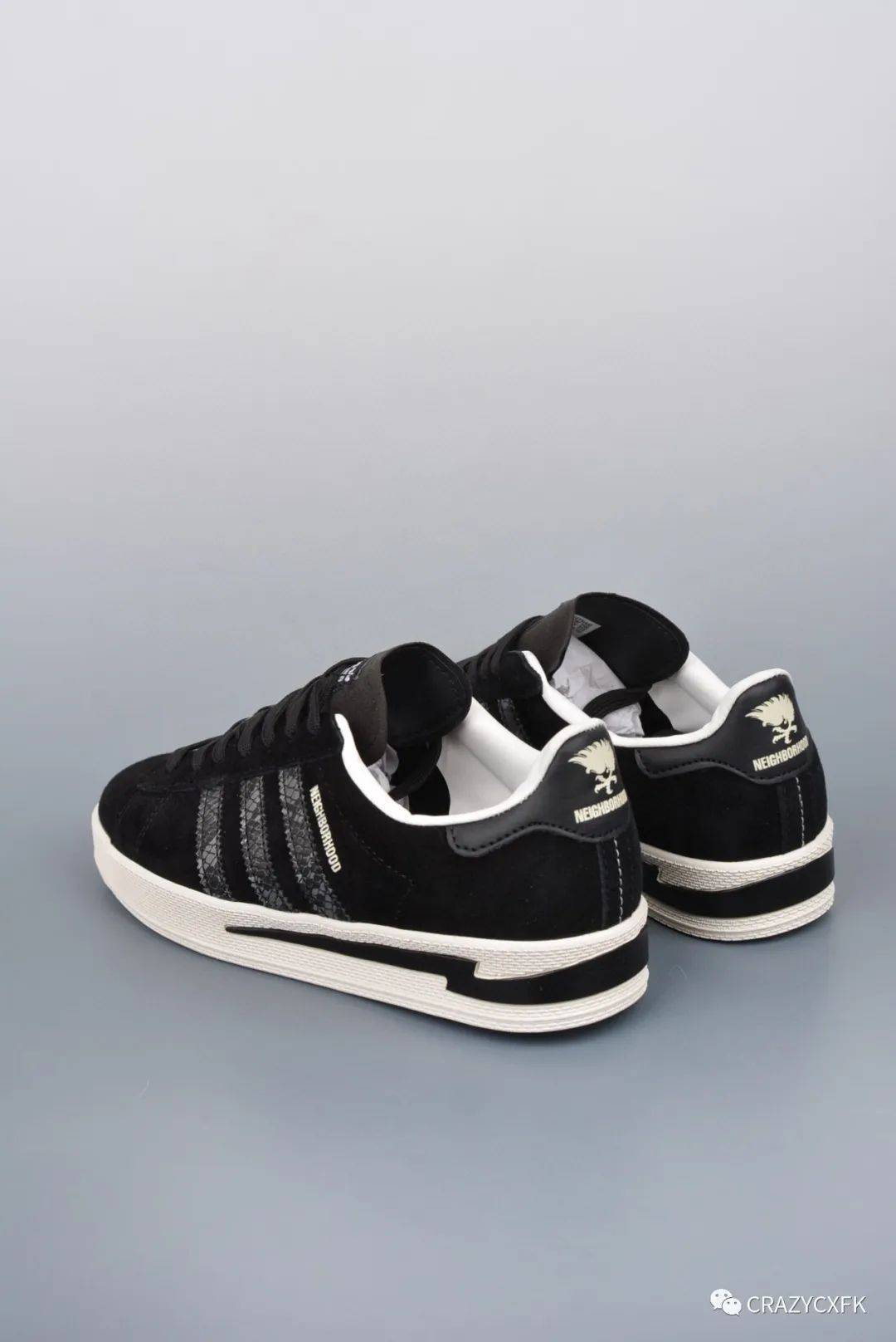 阿迪达斯联名银黑蛇纹 invincible x neighborhood x adidas campus