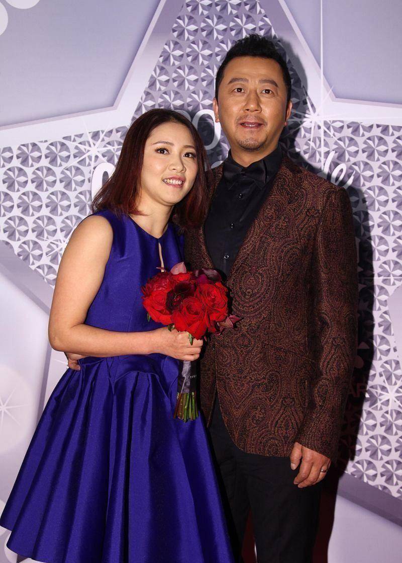 《爸爸去哪了》中的"石头"如今15岁了,身高直追父亲_郭涛_李燃_孩子