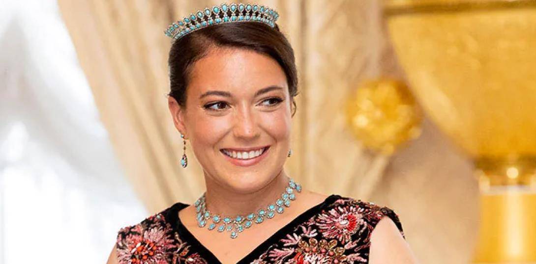 公主王子也有三六九等,谁是最好命的尖子,卢森堡小公主微笑举手_亚