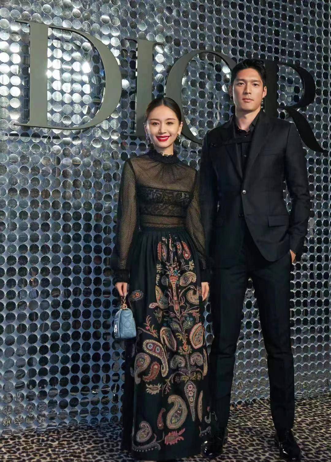 望理解)#王子文吴永恩十指紧扣逛街##王子文吴永恩牵手约会##王子文吴