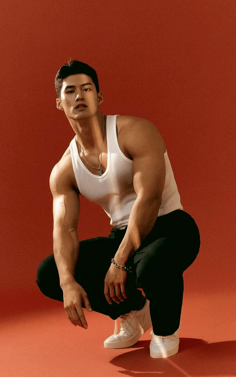 韩国健美肌肉男图片