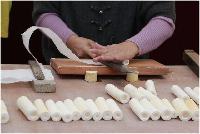 古代皇妃戴在头上的通草花,为何现代已消失,有三个鲜为人知原因_花朵