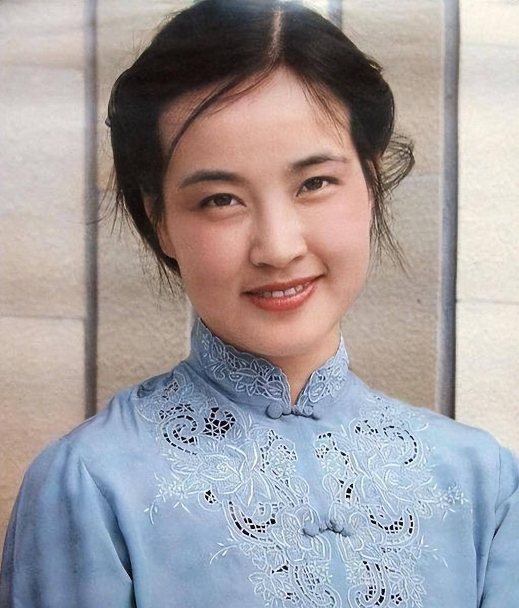 刘晓庆 逃亡深圳 24小时监控 入狱坐牢 离婚4次 仍未被打败 生活 人生 苦难 刘晓庆 逃亡深圳 24小时监控 入狱坐牢 离婚4次 仍未被打败 生活 人生 苦难