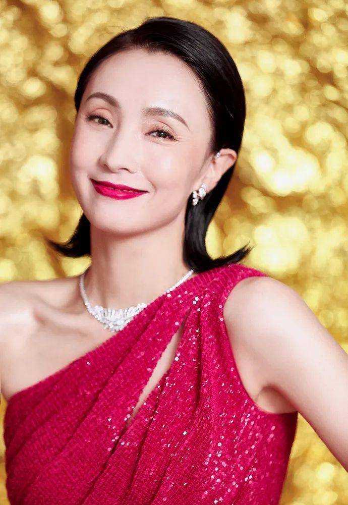 小陶虹的雍容华贵真是比不了!