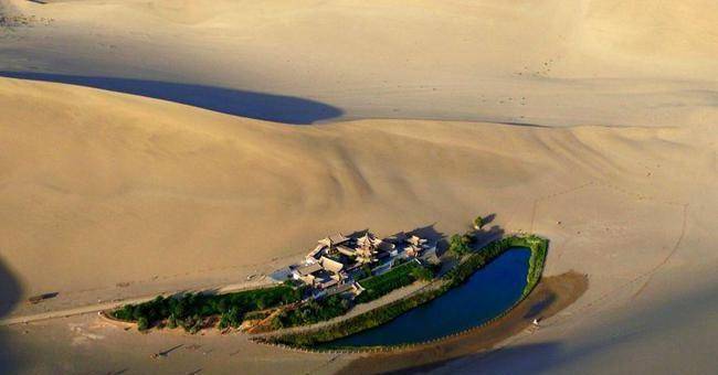 中国的沙漠奇迹，历经千年风沙而不涸，被誉为“沙漠第一泉”