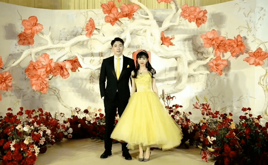 七匹狼公子与特步小女儿联姻!曾在多大留学!如今是最年轻的董事!