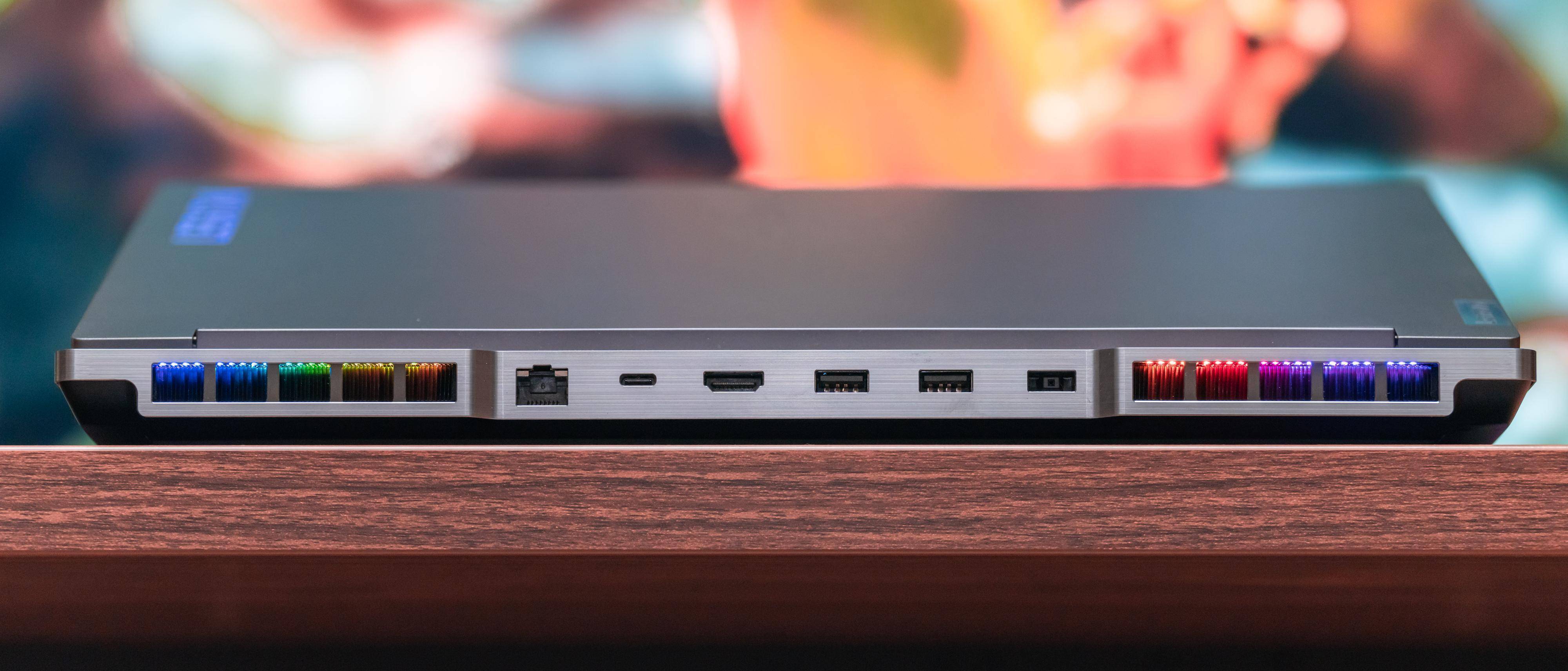 AMD 锐龙 7 6800H + RX 6700M 的双 A 超旗舰游戏本,联想拯救者 R9000K 测评