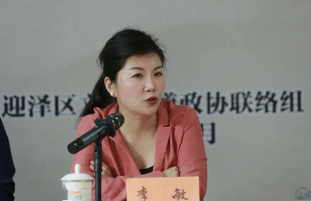 "小区楼道里垃圾杂物堆放多,是十乱现象的高发区!