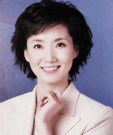 "最美国脸"李修平:被央视三顾茅庐"抢"走,26年主持零失误_甘肃_成为了