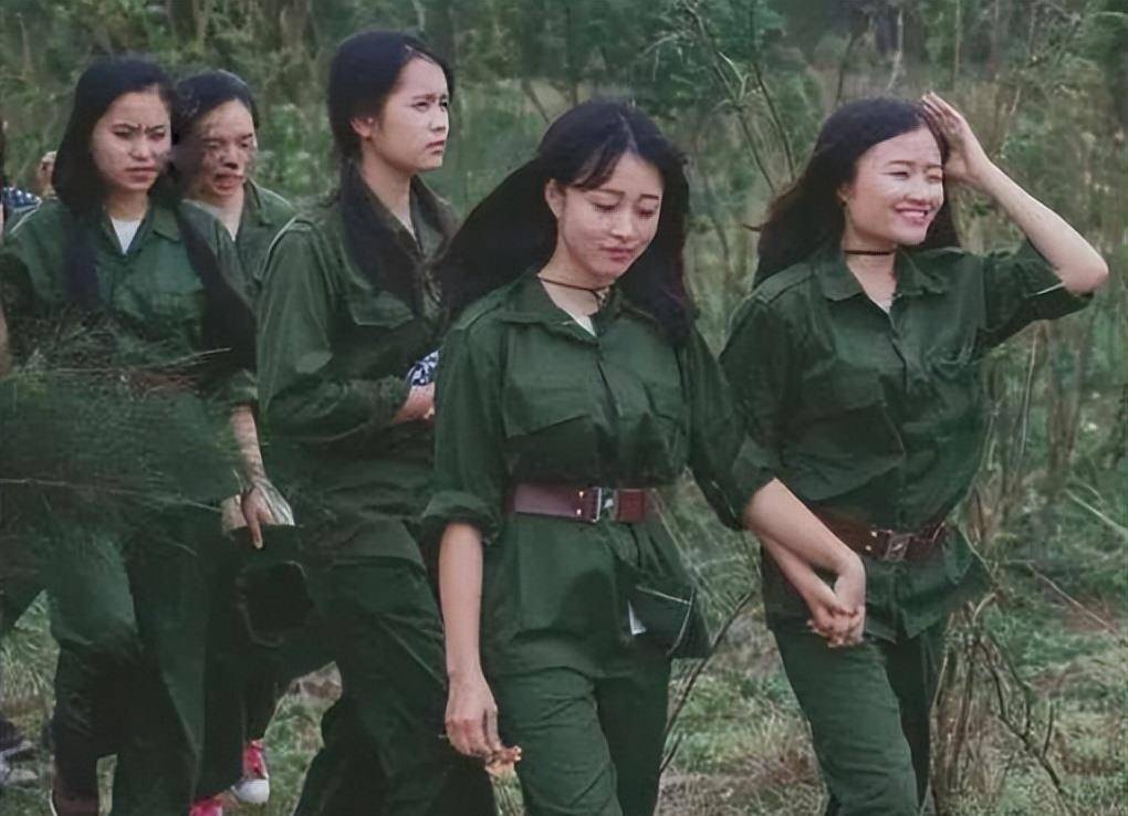因长的帅,被越南女兵掳进深山13年,逃回国后:不是人过的日子_黄干