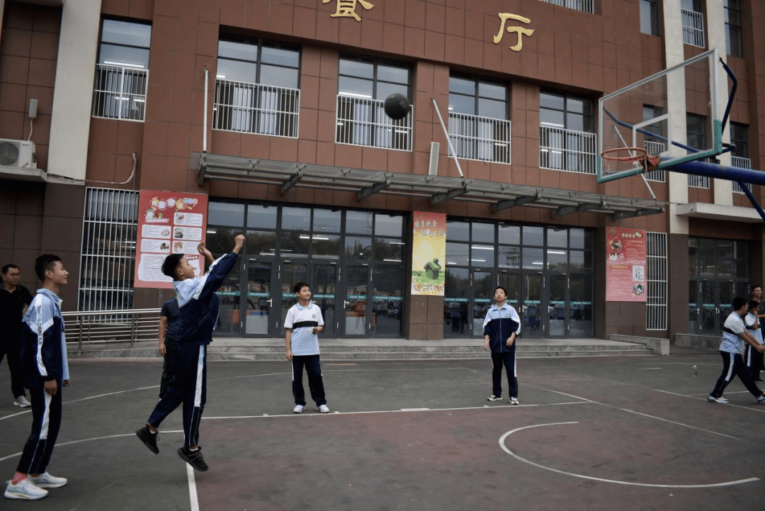 绽放青春,投向未来——莘县东鲁中学初二年级举办校园定点投篮比赛