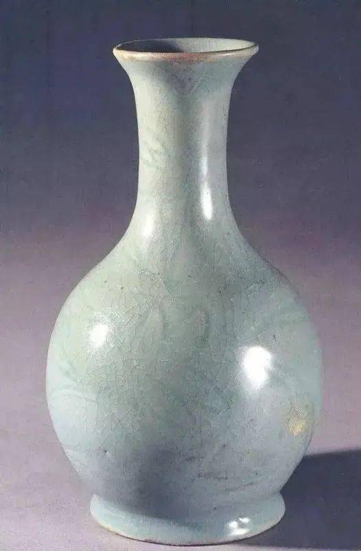 赶紧看看:唯一,一件完整天蓝釉的北宋汝窑天蓝釉刻花鹅颈瓶_汝瓷_清凉