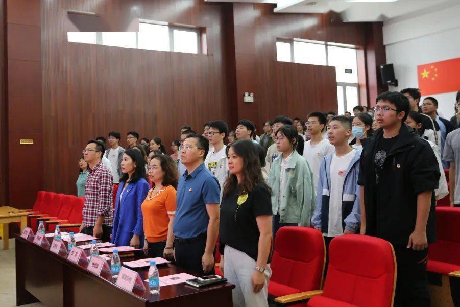 诸葛烁程,第八届团委书记尹之,体艺卫副主任翁华怡,德育处副主任朱艳