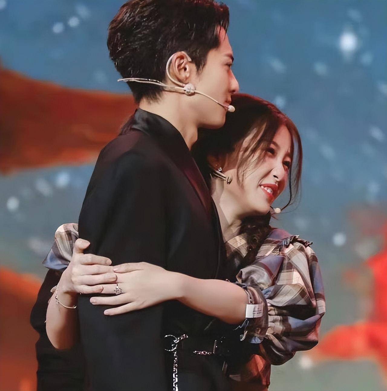 王鹤棣虞书欣二搭妥了!