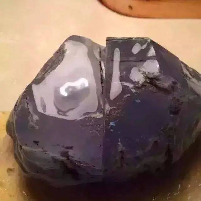 赌石直播——80万的翡翠赌石!_翡翠_直播