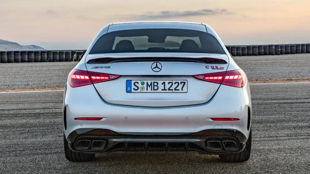 全新amg c63發佈!四缸2.0t能行嗎?_搜狐汽車_搜狐網