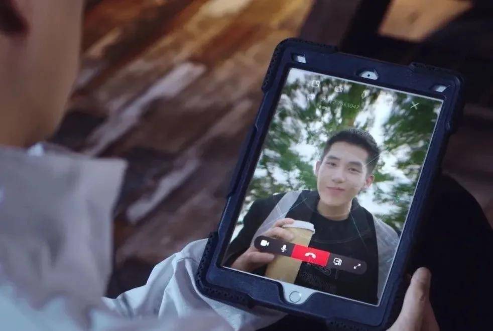 能拿外卖陪聊天还贼会坑爹的那种_吴白_机器人格斗_智能