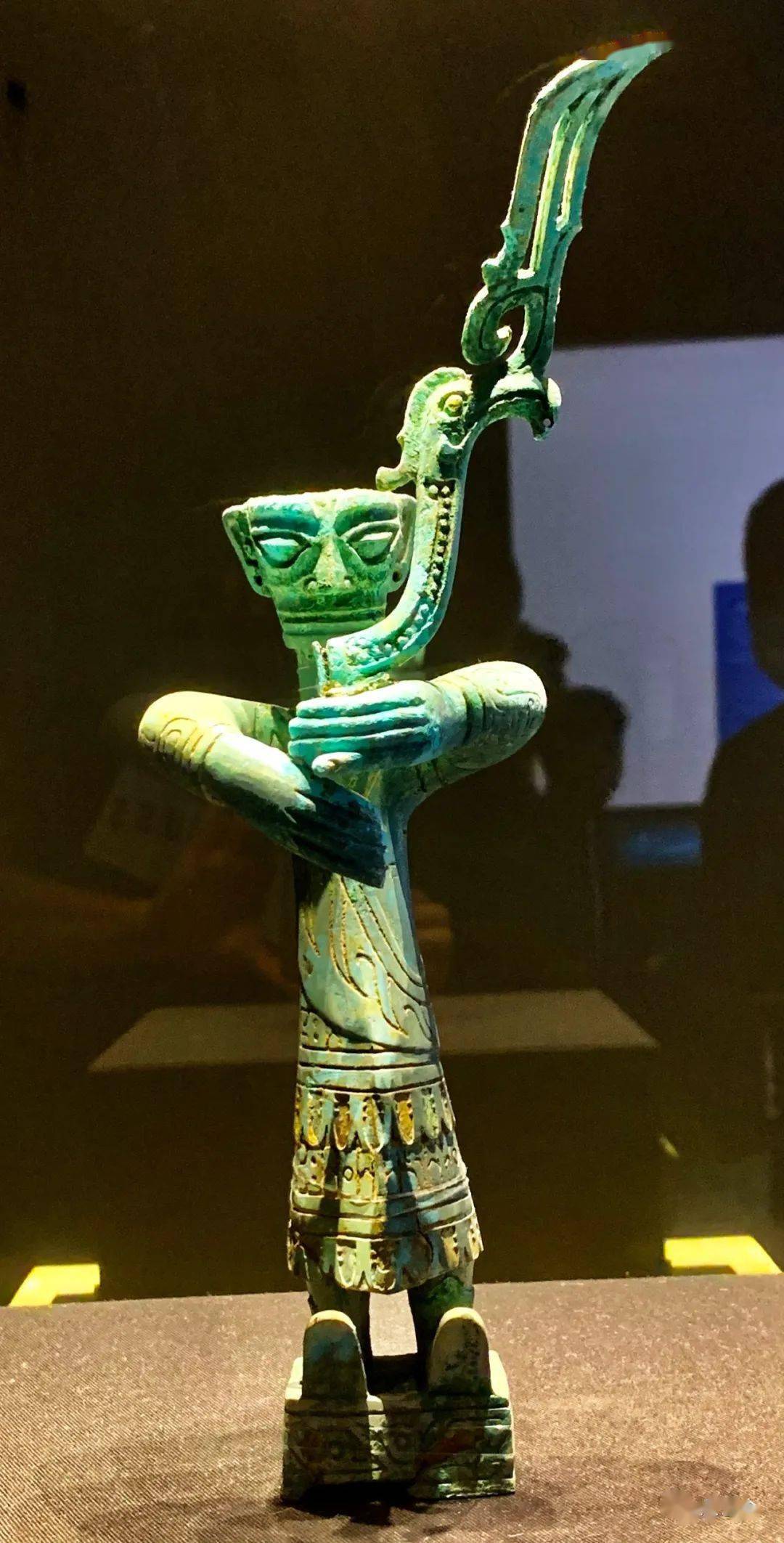 奇幻的三星堆铜人世界二:周倜分享三星堆博物馆青铜器下篇_人像_中国