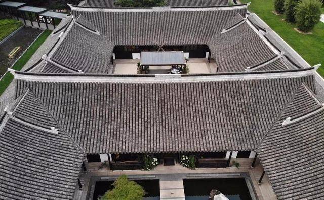 上海又一民宿走红，占地2000平米，取名一尺花园，曾是一座四合院