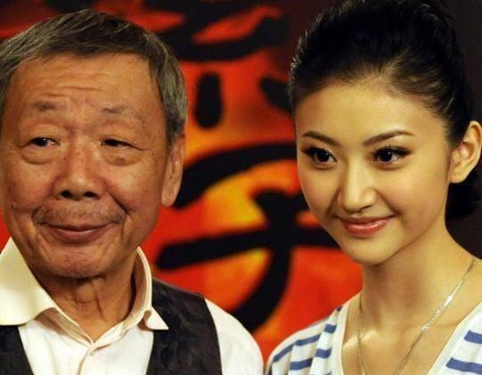 因长相丑演一辈子配角,70岁终获影帝,今48岁妻子独自生活_午马_电影