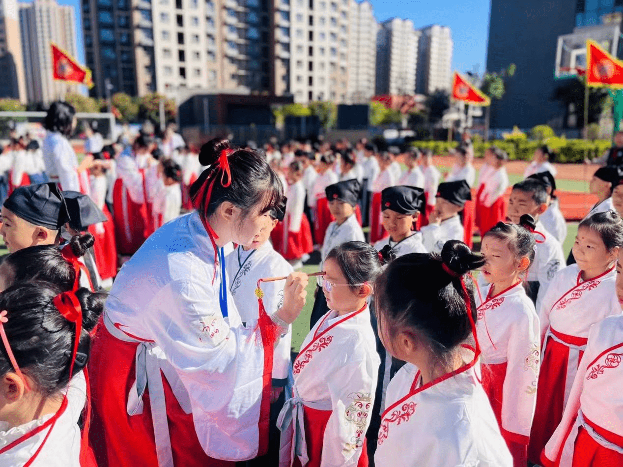 太原市第三十七中學附屬小學&南海中學小學部舉行新生開蒙禮_年級