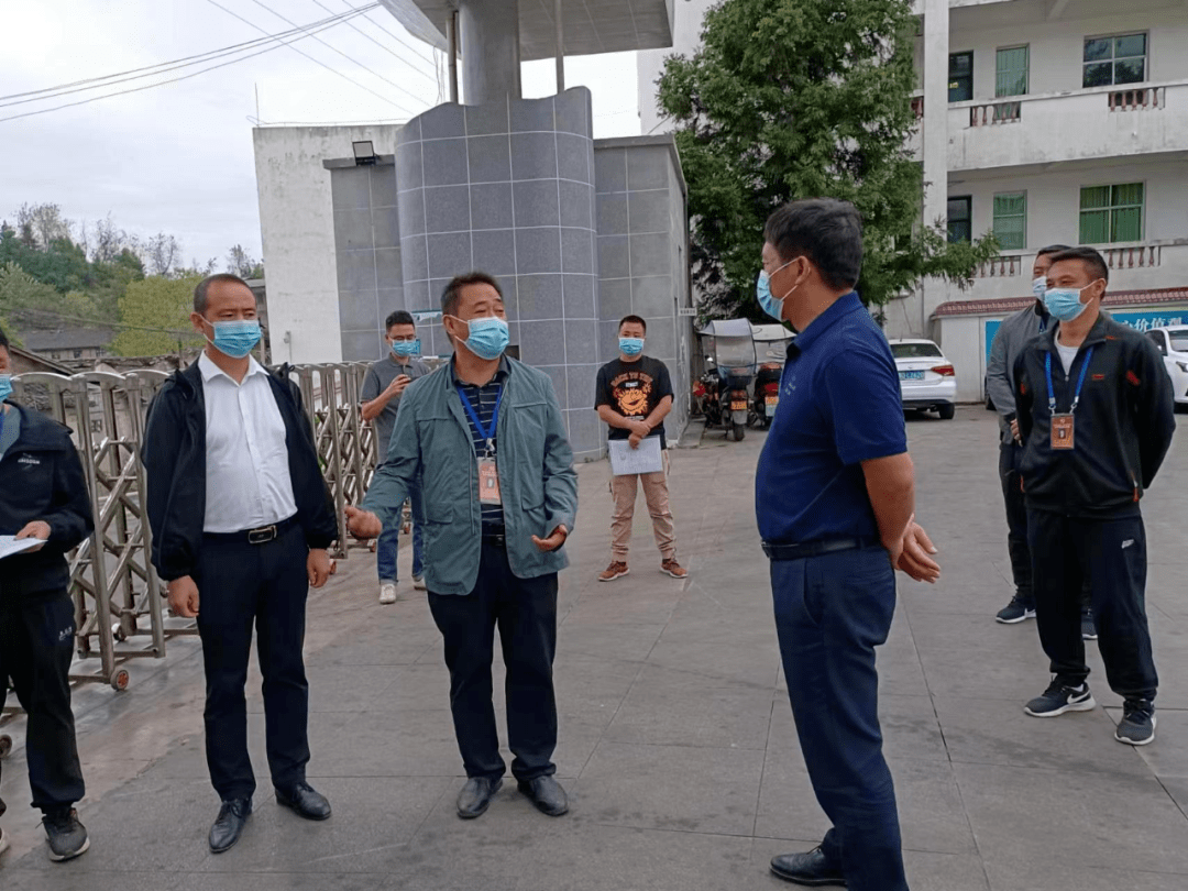 9月23日,区人大常委会副主任,仁山街道党工委书记李红旗到区第一幼儿