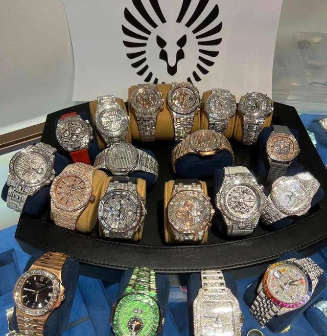 拳王梅威瑟日本之行炫富,展示手表收藏,价值高达2000万美元_比赛_表演