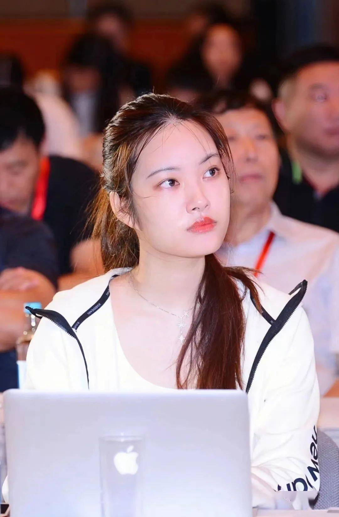 因场地限制,线下讲座将通过"泉州文旅""鹦歌山居"微信公众号各发放15