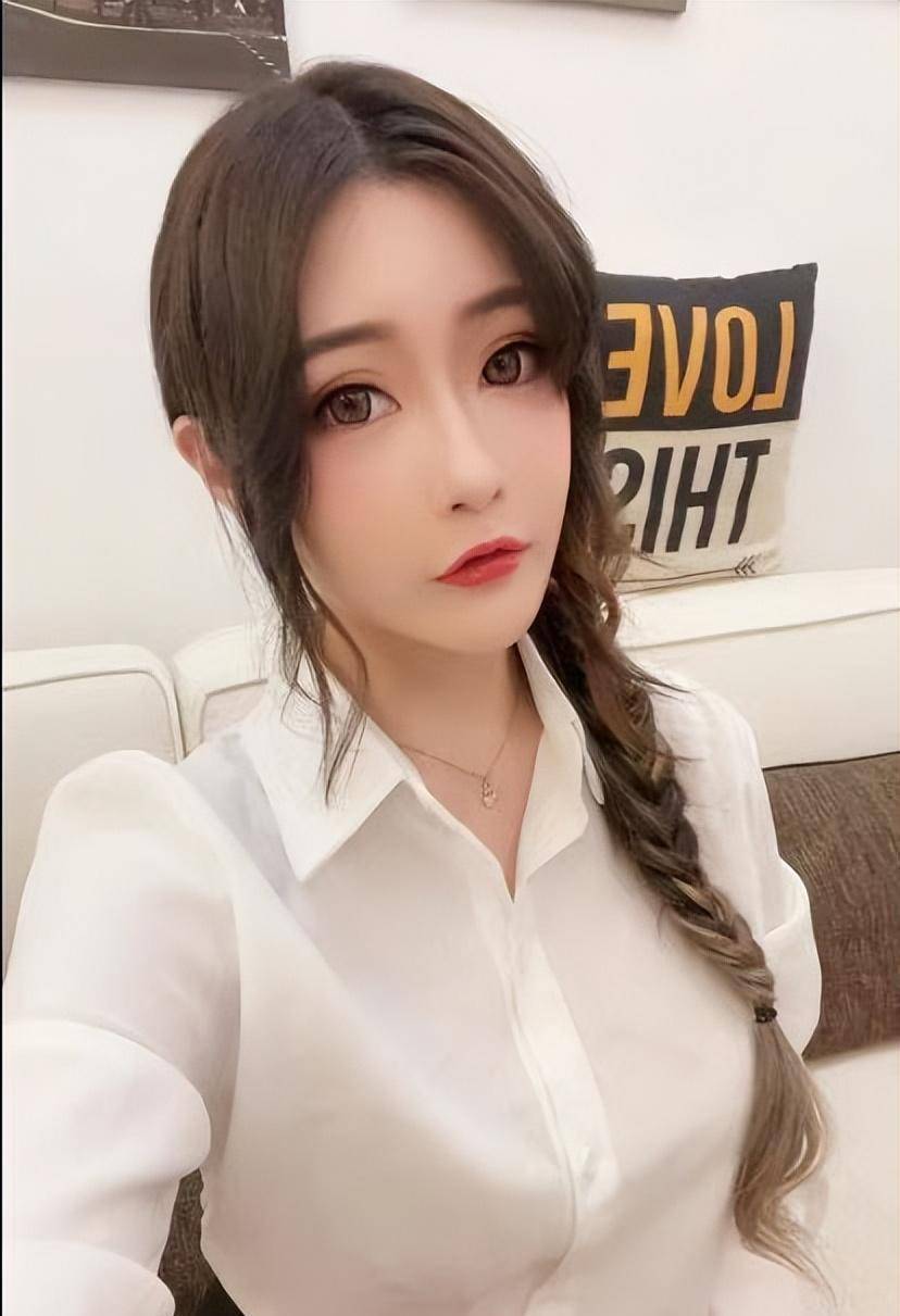 第八位是夏晴子,几乎在m豆推出的所有大型系列中都