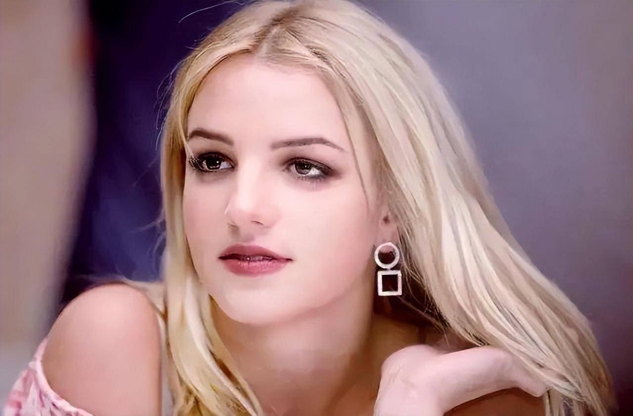 40岁布兰妮自曝流产,小甜甜人生经历了太多毁灭性时刻_孩子_工作_精神