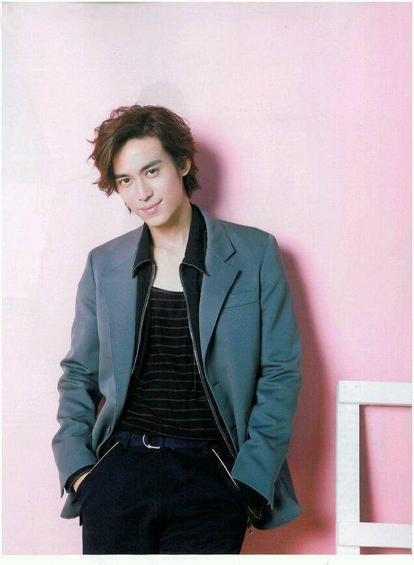 为当明星装穷小子,出道就被周杰伦捧红,父亲去世不敢继承遗产_陈楚河