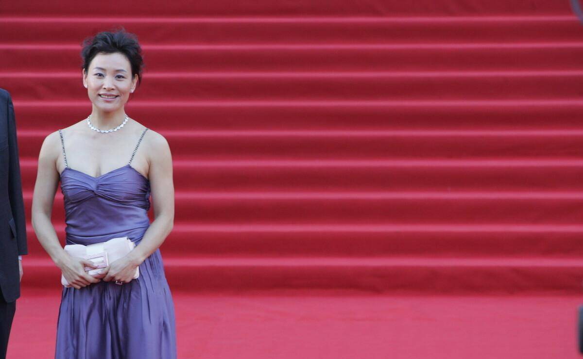 中国影星档案新时期22大影星:美籍华裔女星奥斯卡奖评委陈冲_电影