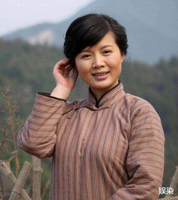 傅程鹏前妻程素:捧红丈夫,陪他21年从无到有,却在41岁被分手_事业