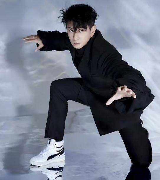 50岁吴奇隆最新大片曝光!