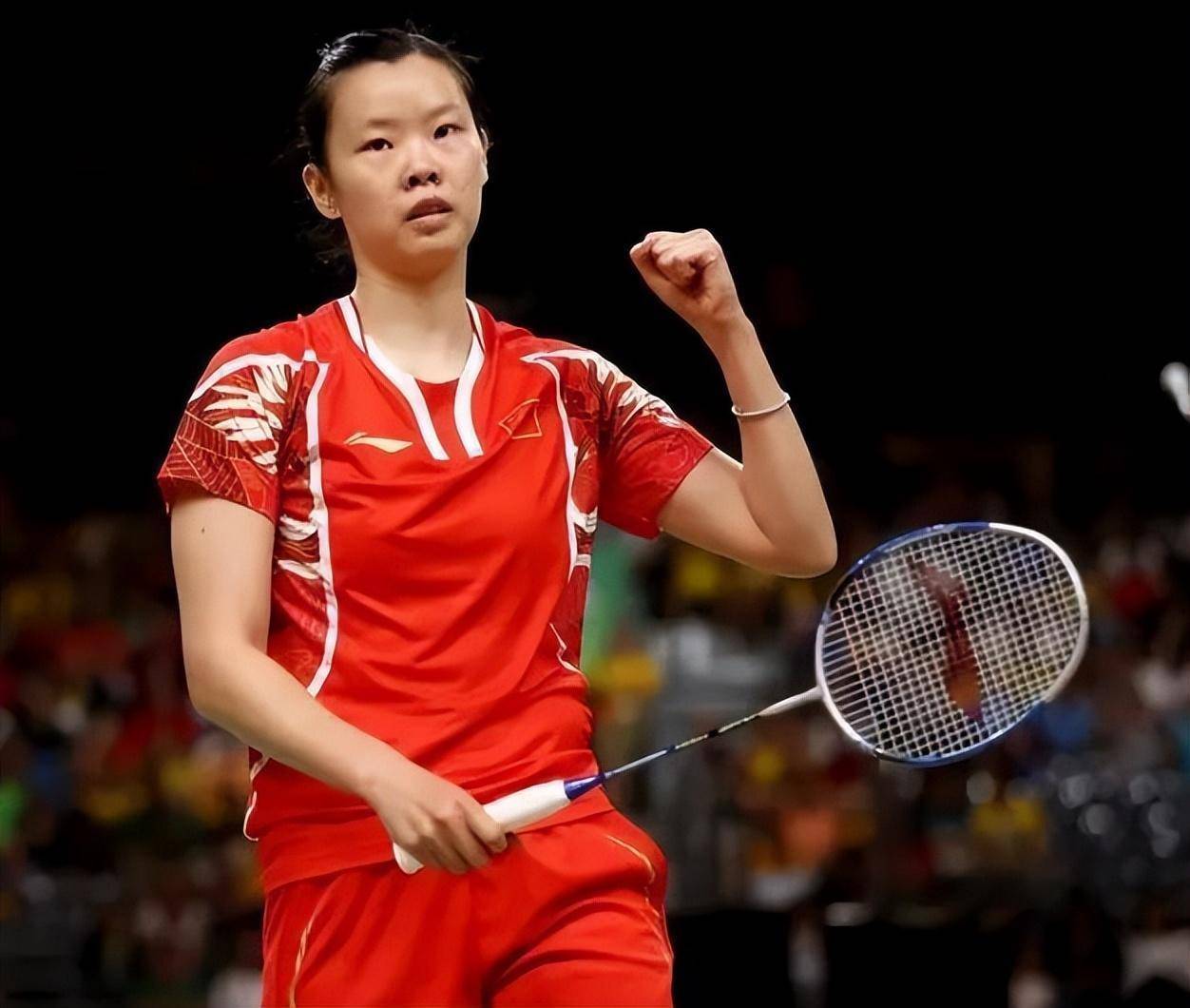 羽毛球奥运冠军李雪芮:金牌背后有痛有泪,退役后嫁帅哥做妈妈_王适娴