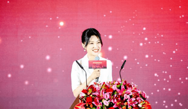 于冬博纳影业上市,金巧巧带儿女现身,章子怡李冰冰等出席仪式_李晨