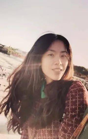 尚童童书主编唐明霞让我们来认识一下尚童童书站的主播们吧!