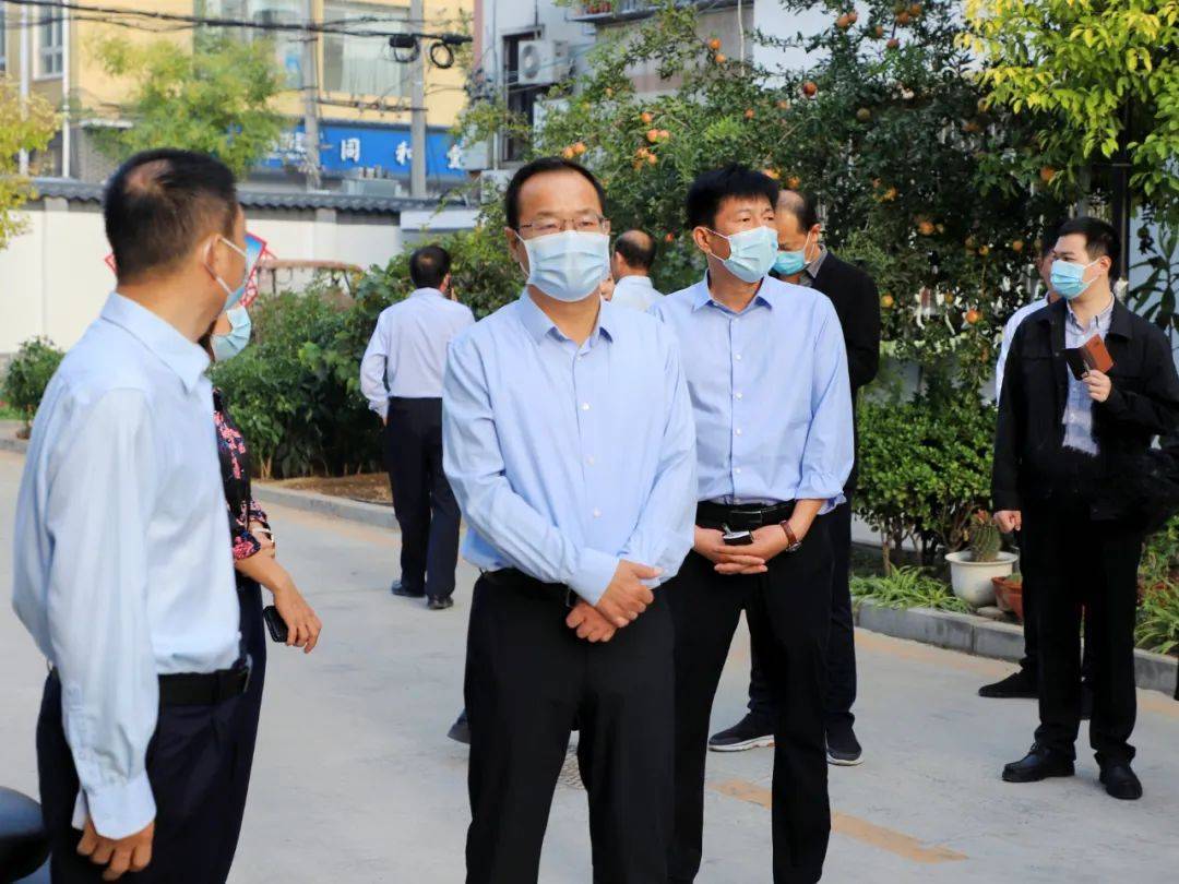 张建党一行先后到康乐路农贸市场周边,农业农村局家属院,康乐家园等点