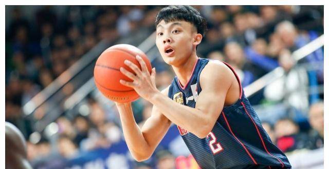 宏远最强00后又亮剑,21岁就成国家队主控_徐杰_进攻_身高