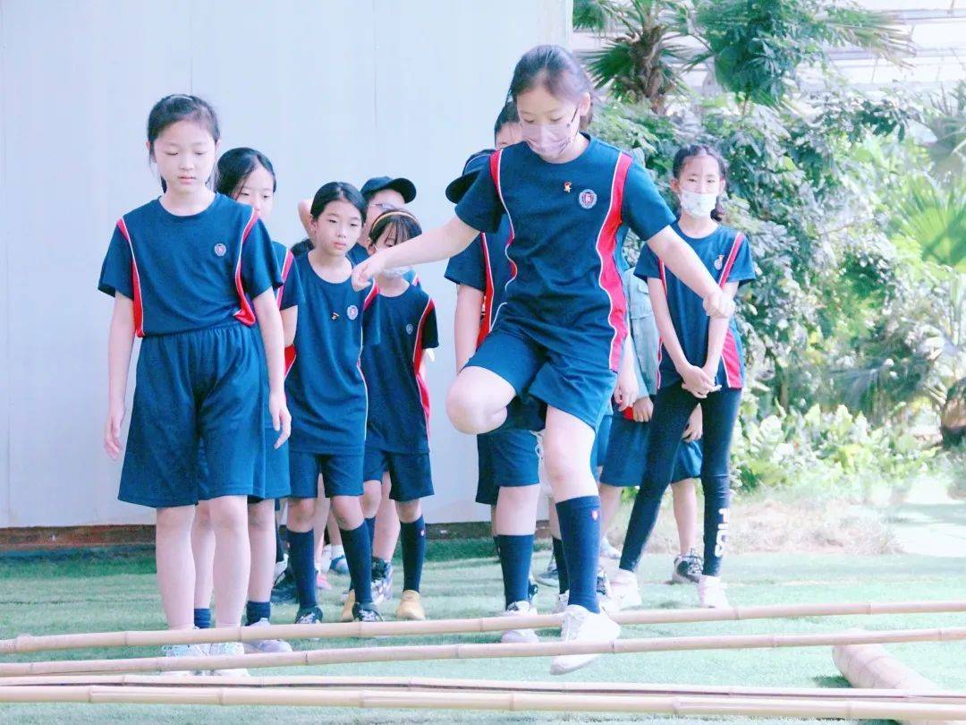 3-6年级的大孩子们来到房山农趣大观园,进行劳动教育主题体验:在专业